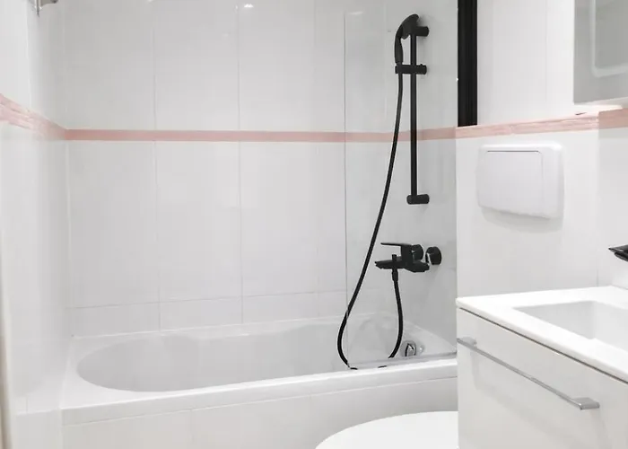 Azur Carre D'or Duplex 6 Pers 2 Min De La Apartment